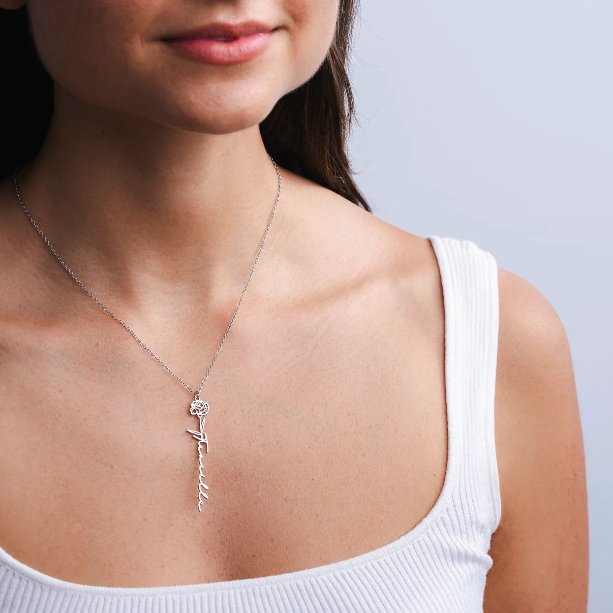 Colar com Nome e Flor do Mês Personalizado